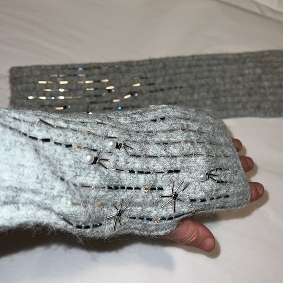 NWTS EMBELLISHED ARM WARMERS - Picture 10 of 10